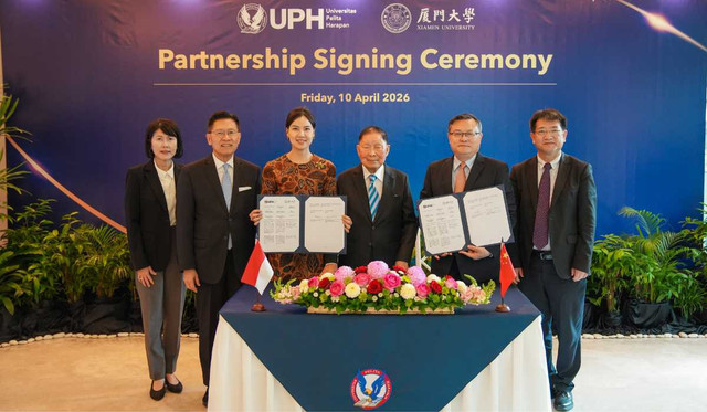 Universitas Pelita Harapan (UPH) menjalin kemitraan dengan Xiamen University, yang membuka peluang bagi mahasiswa untuk mengikuti program pertukaran pelajar atau student exchange. Program ini memberikan kesempatan mahasiswa untuk memperoleh pengalaman belajar lintas negara dan memperluas perspektif global. Komitmen ini ditegaskan melalui penandatanganan Memorandum of Agreement (MoA) terkait program ‘Student Exchange’ pada 10 April 2026.