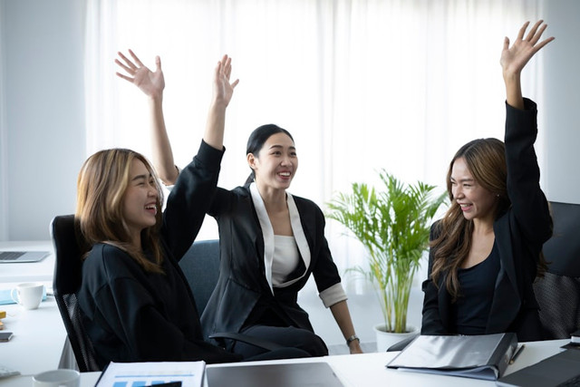 Ilustrasi Beasiswa Perempuan Berdaya 2026. Foto: Unsplash