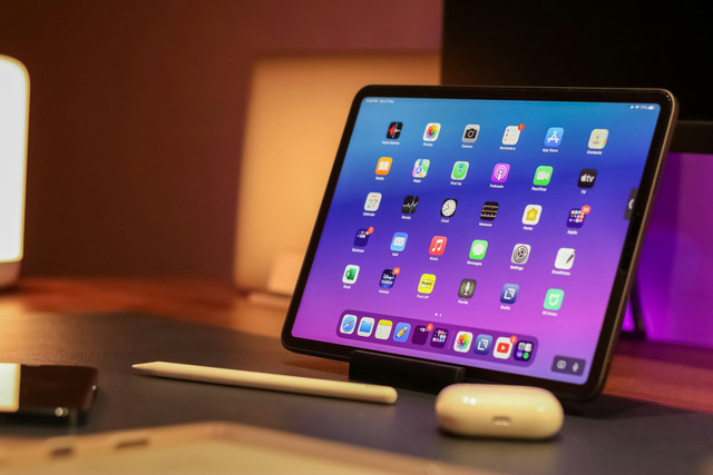Ilustrasi tablet skor AnTuTu tertinggi April 2026. Foto: Unsplash