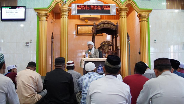 Safari Dakwah bersama KH Abdullah Gymnastiar (Aa Gym) yang digelar di Kota Batam selama 3 Hari (Sumber : DT Peduli)
