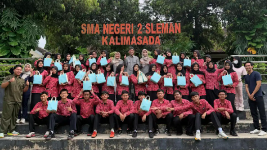 Dosen UMY Bekali Pelajar SMA Deteksi Gigi Berlubang