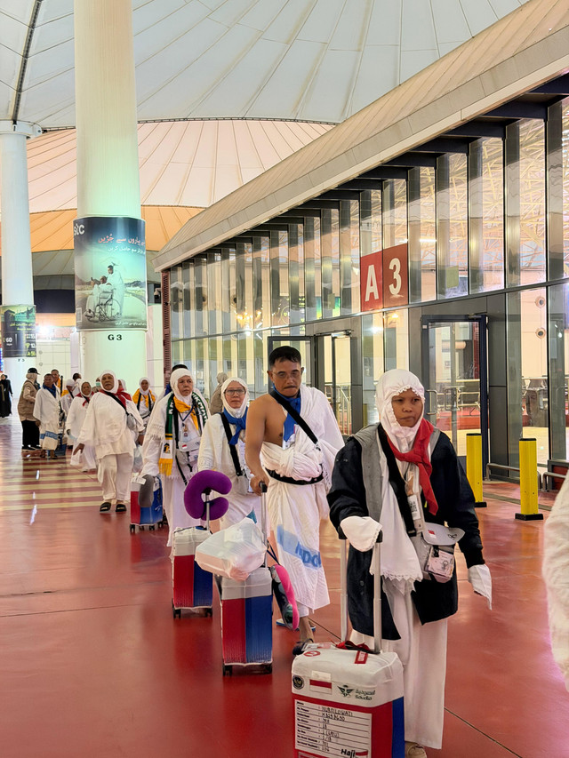 Jemaah haji gelombang kedua berdatangan di Bandara King Abdulaziz Jeddah. Foto: Dok. MCH 2026