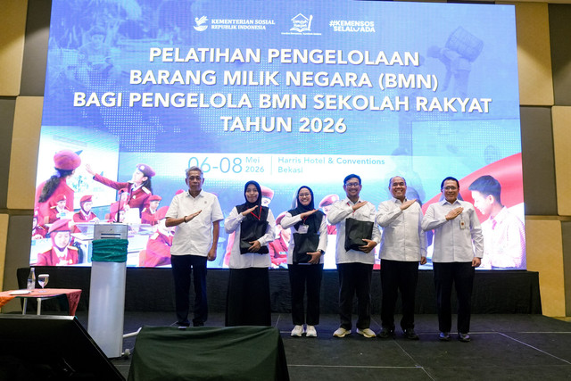 Wakil Menteri Sosial Agus Jabo Priyono menutup Pelatihan Pengelolaan BMN bagi Pengelola BMN Sekolah Rakyat Tahun 2026 di Bekasi, Jumat (8/5/2026). Foto: Biro Humas Kemensos/Ikhwan Syah Ishar