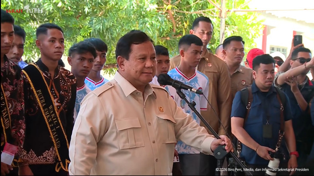 Presiden Republik Indonesia Prabowo Subianto meninjau SMKN 2 Talaud yang terletak di Pulau Miangas, Kepulauan Talaud, Sulawesi Utara, Sabtu (9/5/2026). Foto: YouTube/ Sekretariat Presiden