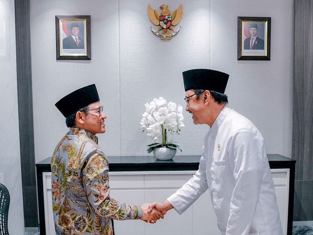 Menteri Sosial Saifullah Yusuf saat Rapat Tingkat Menteri membahas Evaluasi Capaian Pelaksanaan Inpres Nomor 8 Tahun 2025 di Gedung BP Jamsostek, Setiabudi, Jakarta Selatan, Jumat (8/5/2026). Foto: Dok. Humas Kemenko Pemberdayaan Masyarakat