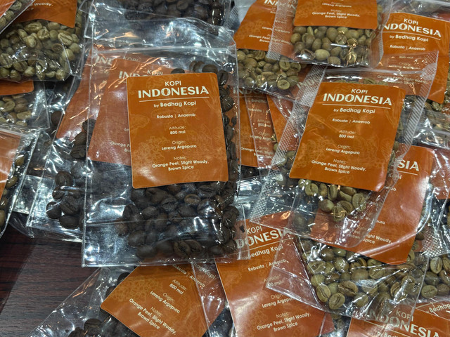 Kopi Indonesia di World of Coffee Bangkok 2026 yang digelar di Bangkok International Trade & Exhibition Centre (BITEC) Bangkok, Kamis (7/5).  Foto: Widya Islamiati/kumparan