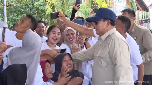 Presiden Prabowo Subianto meninjau Kampung Nelayan di Desa Leato Selatan, Gorontalo pada Sabtu (9/5/2026). Foto: YouTube/ Sekretariat Presiden