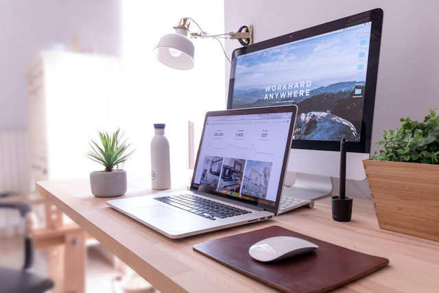 Ilustrasi Komputer Generasi Terbaru yang Menggunakan Mikroprosesor, Foto: Unsplash/Domenico Loia