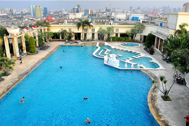 Pool Area Sport Club WTC Mangga Dua. Foto: Dok. WTC Mangga Dua
