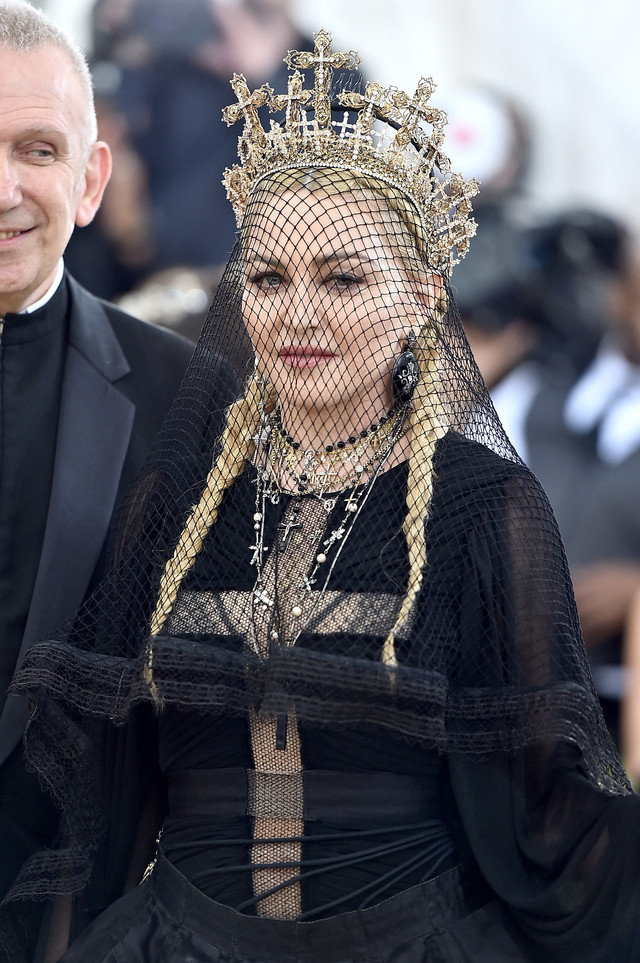 Madonna menghadiri Heavenly Bodies: Fashion & The Catholic Imagination Costume Institute Gala di The Metropolitan Museum of Art, New York City, Amerika Serikat, pada 7 Mei 2018.