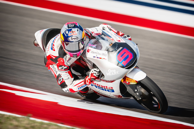Veda Ega Pratama dalam sebuah balapan Moto3 2026. Foto: Honda Team Asia