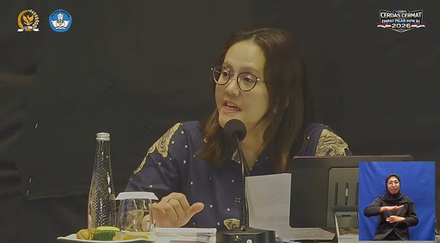 Juri Lomba Cerdas Cermat Empat Pilar MPR RI di Kalbar sekaligus Kepala Bagian Sekretariat Badan Sosialisasi MPR RI, Indri Wahyuni. Foto: Youtube/MPR RI