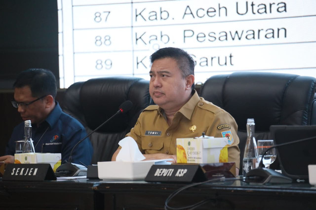 Sekjen Kemendagri Tomsi Tohir meminta Pemda atasi kenaikan harga cabai merah di 242 daerah demi jaga stabilitas inflasi, Senin (11/5/2026). Foto: Kemendagri RI