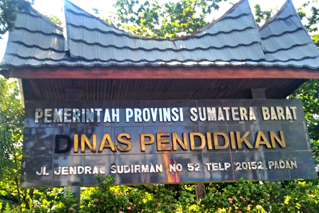 Kantor Dinas Pendidikan Sumatera Barat (Disdik Sumbar). Foto: Dok. kumparan