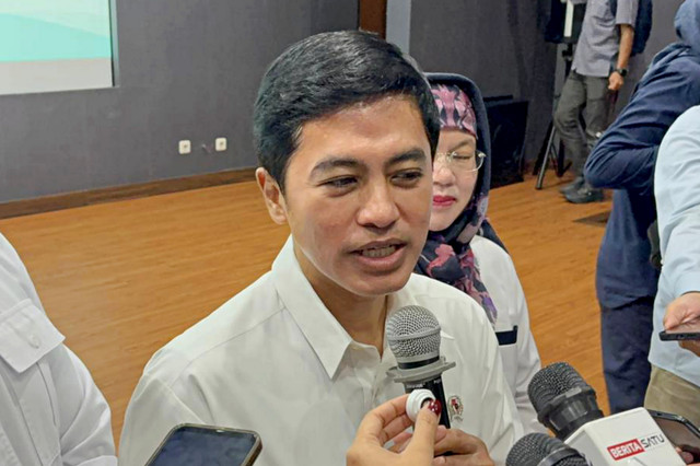 Wakil Menteri Kesehatan RI Dante Saksono Harbuwono saat jumpa pers usai kegiatan Kunjungan Lapangan Tematik dan Media Briefing bertajuk "Mengejar Anak Zero Dose di Kota Bandung Tahun 2026" di Bandung, Selasa (12/5/2026). Foto: Nauval Pratama/kumparan