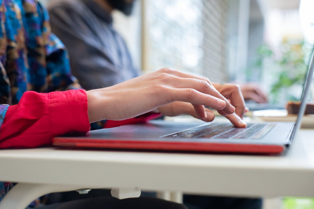 Ilustrasi memahami contoh body email lamaran kerja singkat. Foto: Pexels