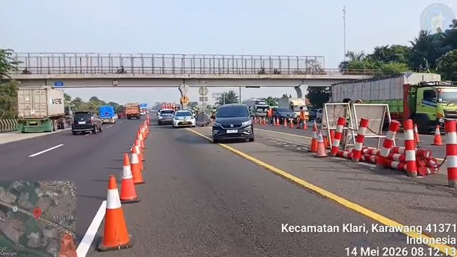 PT Jasamarga Transjawa Tol (JTT) bersama kepolisian melakukan rekayasa lalu lintas berupa contraflow dari KM 55 - KM 65 arah Cikampek pada Ruas Tol Jakarta-Cikampek (Japek), Kamis (14/5/2026). Foto: Dok. Istimewa