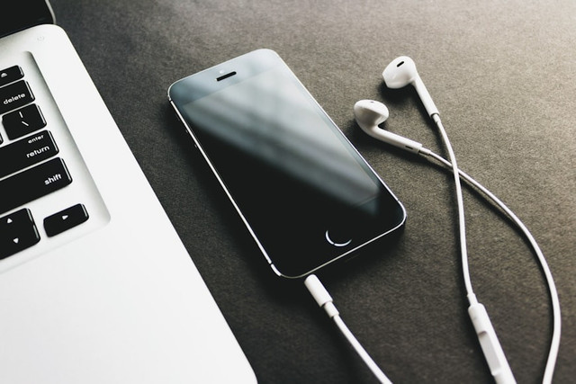 Ilustrasi Soundtrack Film Semua Akan Baik Baik Saja, Foto: Unsplash/rupixen