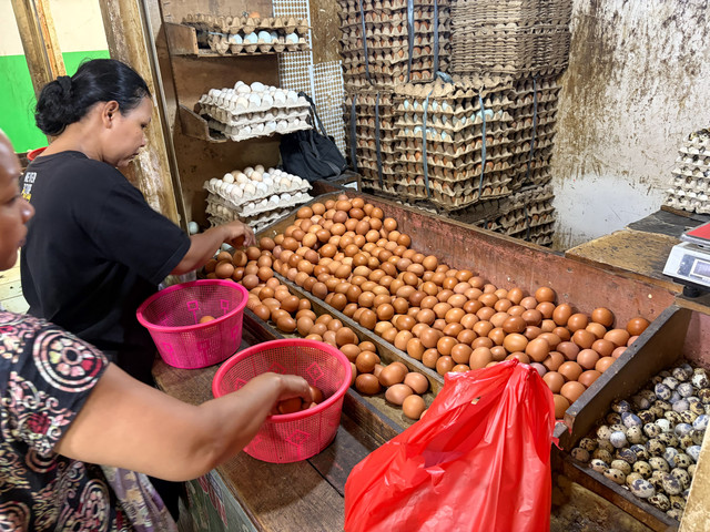 Lapak telur di Pasar Mencos, Jakarta Selatan, Jumat (15/5/2026). Foto: Najma Ramadhanya/kumparan