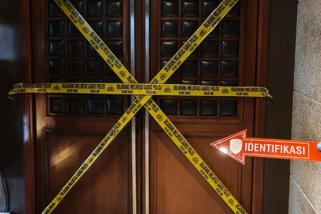 Bareskrim Polri menutup tempat hiburan B-Fashion dan The Seven, Grogol Petamburan, Jakarta Barat akibat peredaran narkotika yang terjadi di dalamnya. Foto: Dok. Bareskrim Polri
