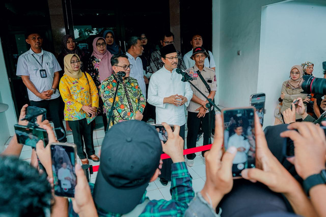 Mensos Gus Ipul ancam bakal laporkan langsung ke KPK atau Kejagung jika ada oknum pegawai Kemensos yang nekat korupsi, Jumat (15/5/2026). Foto: Kemensos RI