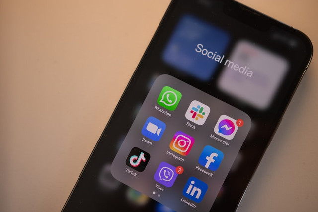 Ilustrasi Istilah Cowok Bingung Viral di Media Sosial, Foto: Unsplash/dlxmedia.hu