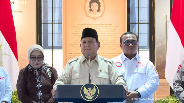 Prabowo berpidato saat peresmian Museum dan Rumah Singgah Marsinah di Desa Nglundo, Nganjuk, Jawa Timur, Sabtu (16/5). Foto: YouTube/ Sekretariat Presiden