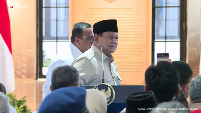 Presiden Prabowo Subianto usai  berpidato di Museum dan Rumah Singgah Marsinah di Desa Nglundo, Nganjuk, Jawa Timur, Sabtu (16/5). Foto: YouTube/ Sekretariat Presiden
