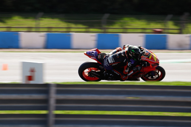 Ilustrasi link live streaming Moto3 hari ini. Foto: Unsplash.com/shaun Bexley