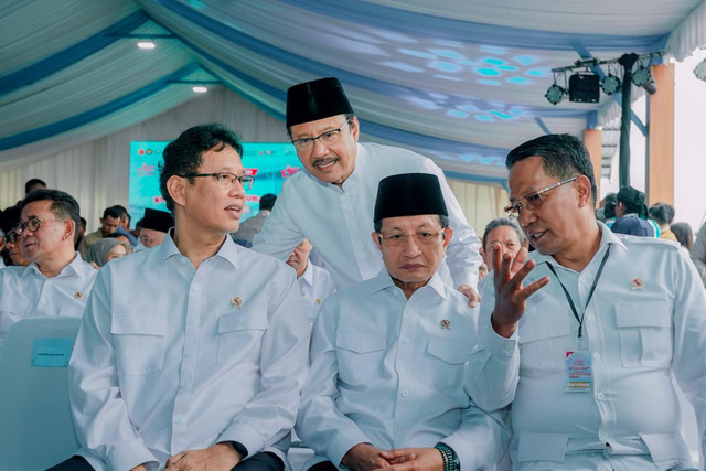 Menteri Sosial Saifullah Yusuf (Gus Ipul) dan sejumlah menteri dampingi Presiden Prabowo Subianto meresmikan 1.061 Koperasi Desa/Kelurahan Merah Putih (KDMP) di Nganjuk, Jatim, Sabtu (16/5/2026). Foto: Dok. Kemensos