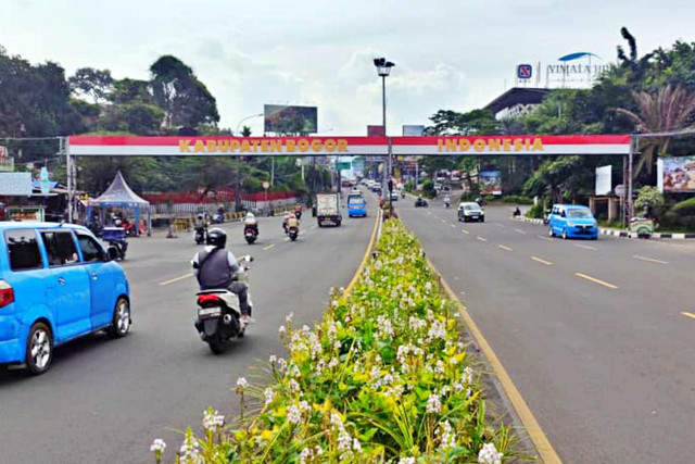 Kondisi Simpang Gadog menuju kawasan wisata Puncak, Kabupaten Bogor, Minggu (17/5/2026). Foto: Dok. kumparan