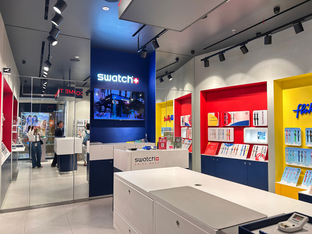 Kondisi gerai Swatch Grand Indonesia satu hari setelah peluncuran jam saku Royal Pop kolaborasi Audemars Piguet dan Swatch, Minggu (17/5/2026). Foto: Judith Aura/kumparan