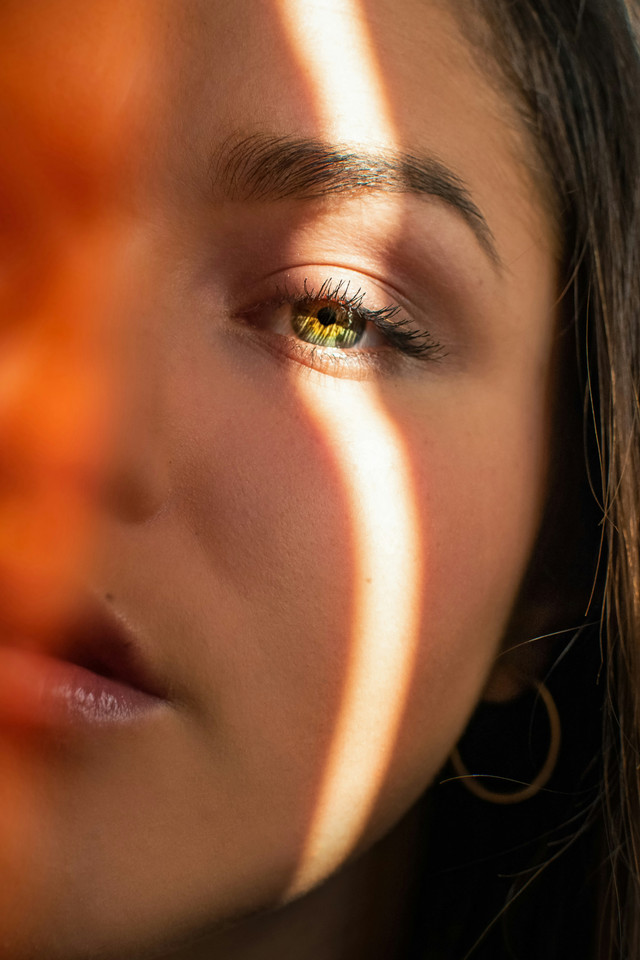 Ilustrasi media sosial membentuk arti cantik dan standar kecantikan modern. Foto: Unsplash