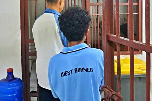 Ayah di Padang yang aniaya anak kandungnya. Foto: Dok. Polresta Padang