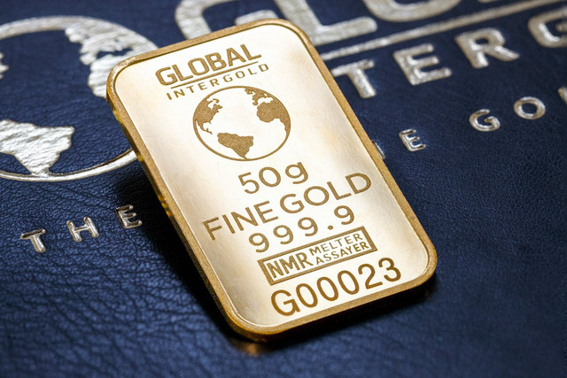 Ilustrasi memahami alasan kenapa harga emas global turun. Foto: Pexels