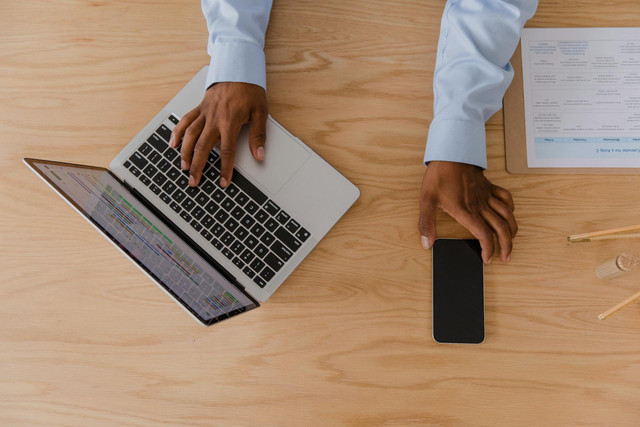 Ilustrasi contoh contoh email penawaran kerja sama. Foto: Pexels