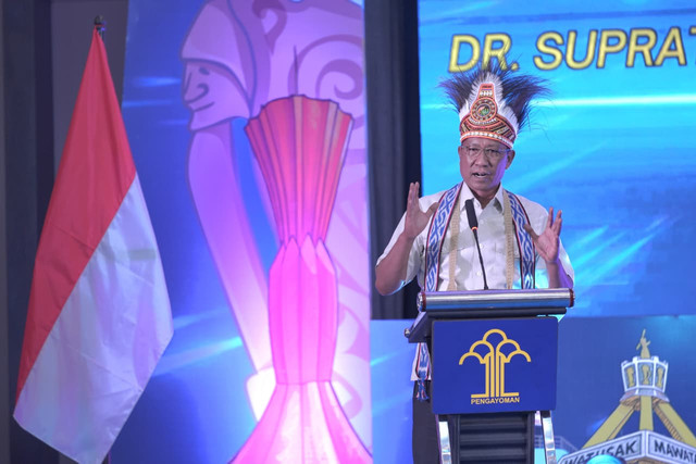 Menteri Hukum Supratman Andi Agtas dalam peresmian Posbankum di Provinsi Papua Barat Daya, pada Senin (18/5/2026). Foto: Kemenhum RI