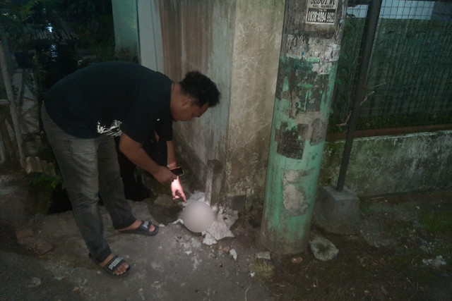 Lokasi seorang pria berinisial AWP (28 tahun) mengaku menjadi korban klitih atau kejahatan jalanan yang ternyata kecelakaan tunggal di Ringroad Manding, Kabupaten Bantul, Sabtu (16/5/2026). Foto: Polres Bantul