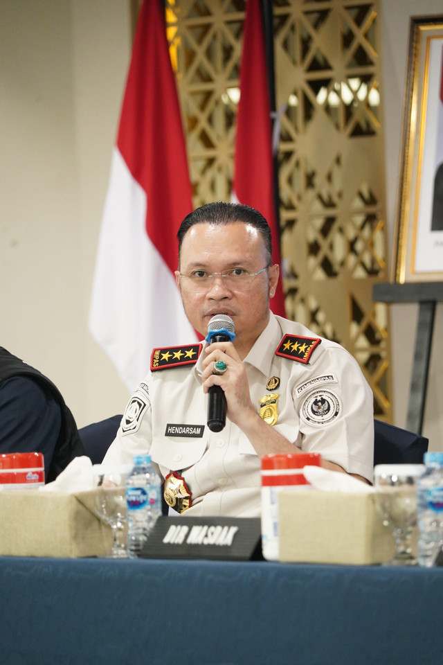 Komitmen Imigrasi untuk terus meningkatkan pengawasan dan penindakan terhadap aktivitas warga negara asing di Indonesia dalam menjaga kedaulatan negara pada saat Konferensi Pers Imigrasi Memproses Hukum 3 WN Pakistan Terduga Pelaku Penyelundupan Manusia, 20 April 2026. Sumber: Humas Direktorat Jenderal Imigrasi