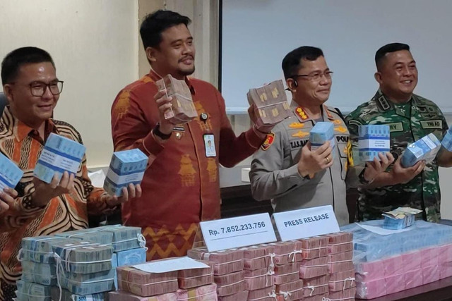 Bobby Nasution menerima sejumlah pengembalian atas hasil proyek dari pihak penyedia setelah dilakukan upaya penagihan oleh Kejaksaan Negeri Medan. Foto: Kompas.com/Rahmat Utomo