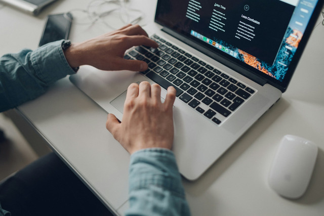 Ilustrasi prapendaftaran SPMB SMP SMA Jakarta 2026. Foto: Unsplash.