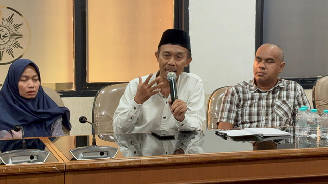 Penulis Ahmad Bahar dalam Konferensi Pers terkait dugaan penggerebekan rumah di Cimanggis, Depok oleh ormas GRIB Jaya di Gedung PP Muhammadiyah, Jakarta, Selasa (19/5/2026).  Foto: Nauval Pratama/kumparan
