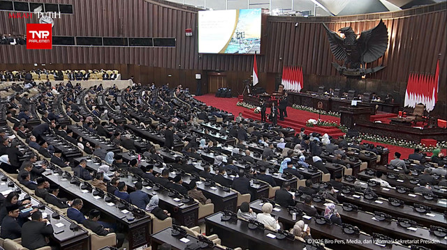 Suasana Rapat Paripurna DPR RI ke-19 Terkait KEM dan PPKF RAPBN 2027 di Gedung DPR, Kompleks Parlemen, Jakarta, Rabu (20/5/2026). Foto: YouTube/ Sekretariat Presiden