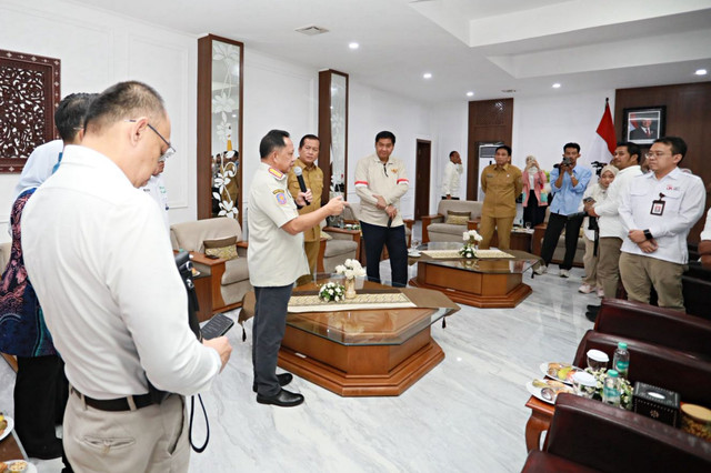 Mendagri Tito Karnavian menghadiri Kegiatan Kolaborasi Program Pembiayaan Perumahan dan Pemberdayaan Ekonomi Rakyat di Gedung Graha Bhakti Praja Conference Center, Kantor Gubernur Nusa Tenggara Barat (NTB), Selasa (19/5/2026). Foto: Dok. Kemendagri
