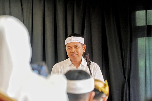 Gubernur Jabar Dedi Mulyadi menghadiri Diskusi Kecagarbudayaan dengan topik "Prasasti Batu Tulis dan Makuta Binokasih Sanghyang Pake", di Museum Pajajaran Bogor, Kota Bogor, Jawa Barat, Kamis (14/5/2026). Foto: Dok. Diskominfo Jabar