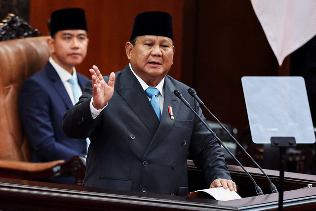 Presiden Indonesia Prabowo Subianto menyampaikan pidatonya tentang kebijakan ekonomi dan rencana fiskal 2027 kepada anggota parlemen di gedung parlemen di Jakarta, 20 Mei 2026. Foto: REUTERS/Willy Kurniawan