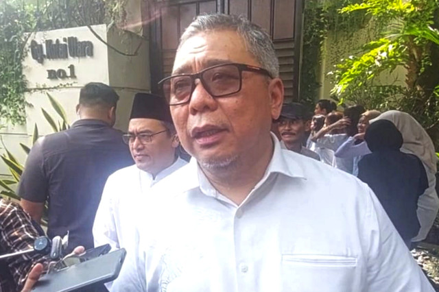 Ketua Harian PSI Ahmad Ali usai bertemu dengan Presiden ke-7 RI Jokowi di kediamannya di Solo. Foto: Dok. kumparan