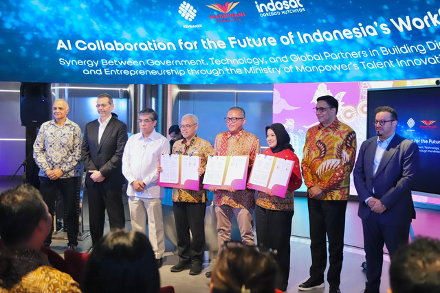 Indosat Ooredoo Hutchison, bersama Kementerian Ketenagakerjaan Republik Indonesia dan Wadhwani Foundation, menargetkan pemberdayaan 1 juta talenta digital dan 100 ribu wirausahawan Indonesia melalui pelatihan berbasis AI. Foto: Dok. Indosat Ooredoo Hutchison