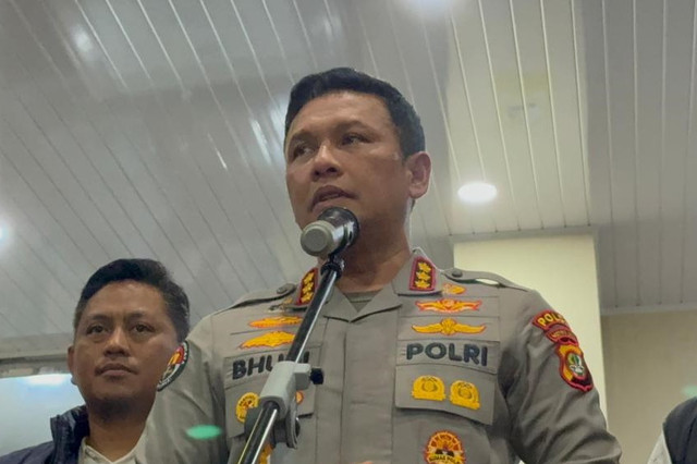 Kabid Humas Polda Metro Jaya Kombes Pol Budi Hermanto dalam jumpa pers mengenai update penanganan pencurian dengan kekerasan (curas) di Ditreskrimum Polda Metro Jaya pada Rabu (20/5/2026). Foto: Nauval Pratama/kumparan