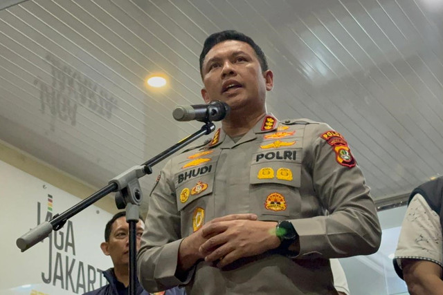 Kabid Humas Polda Metro Jaya Kombes Pol Budi Hermanto dalam jumpa pers mengenai update penanganan pencurian dengan kekerasan (curas) di Ditreskrimum Polda Metro Jaya pada Rabu (20/5/2026). Foto: Nauval Pratama/kumparan